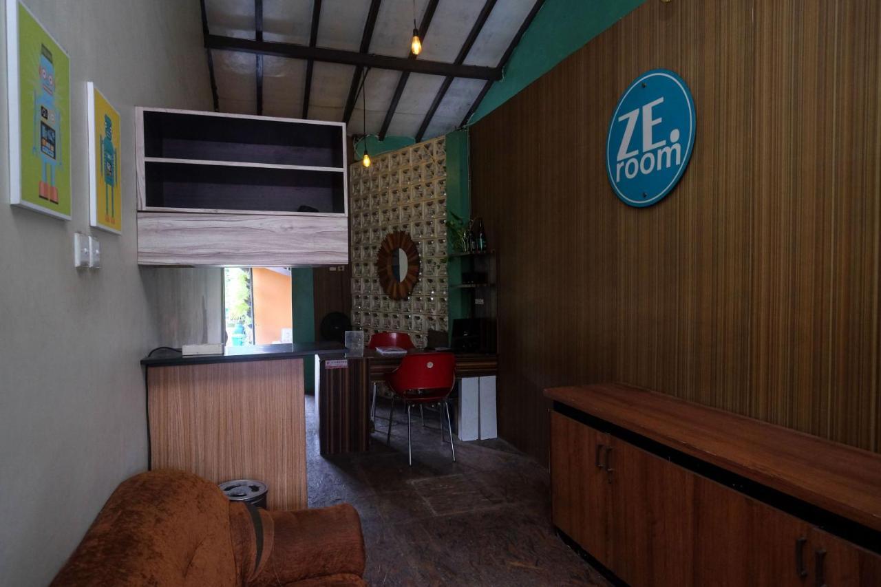 Reddoorz Near Lotte Mart Maguwoharjo Yogyakarta Ξενοδοχείο Εξωτερικό φωτογραφία
