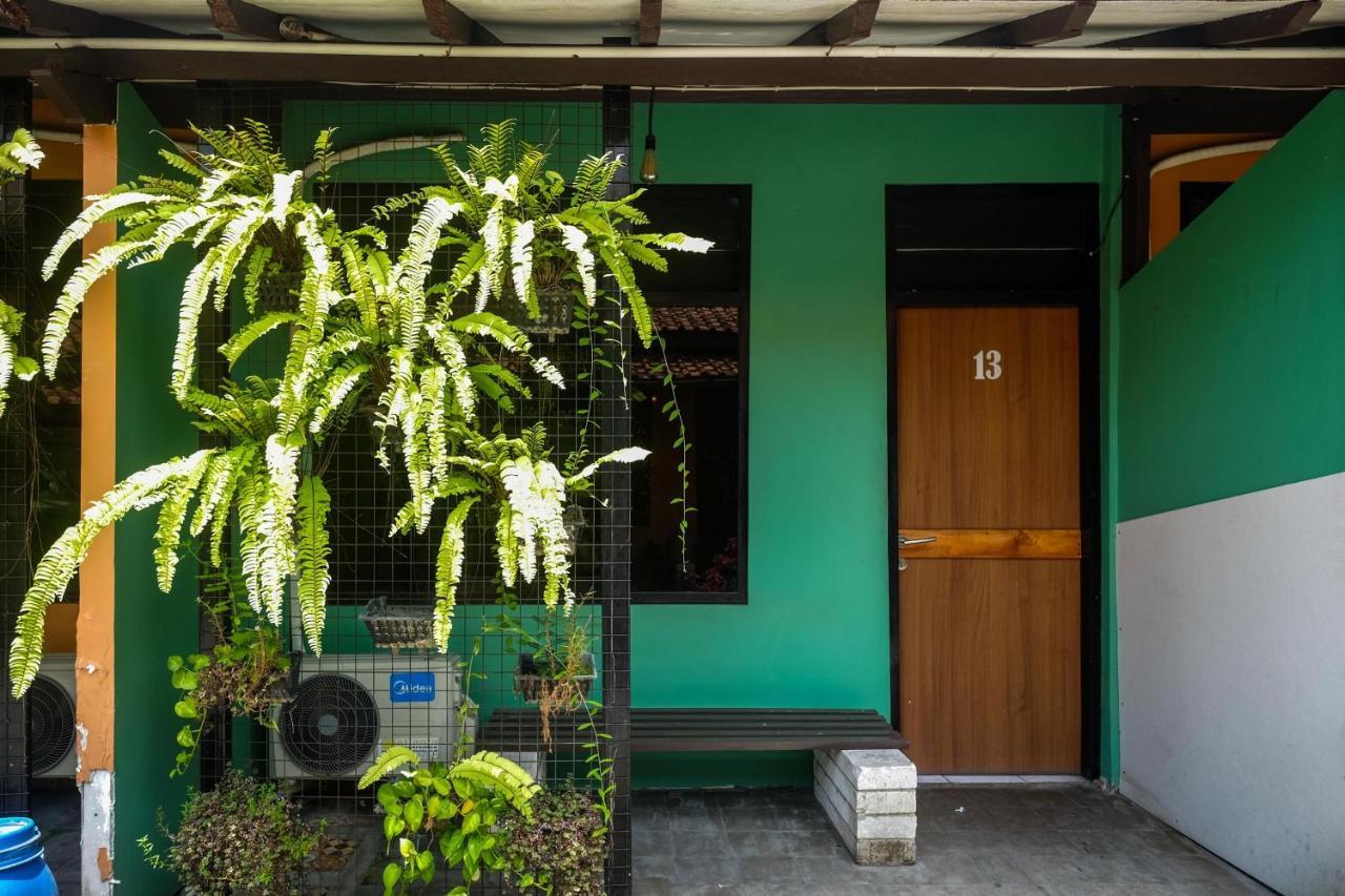 Reddoorz Near Lotte Mart Maguwoharjo Yogyakarta Ξενοδοχείο Εξωτερικό φωτογραφία