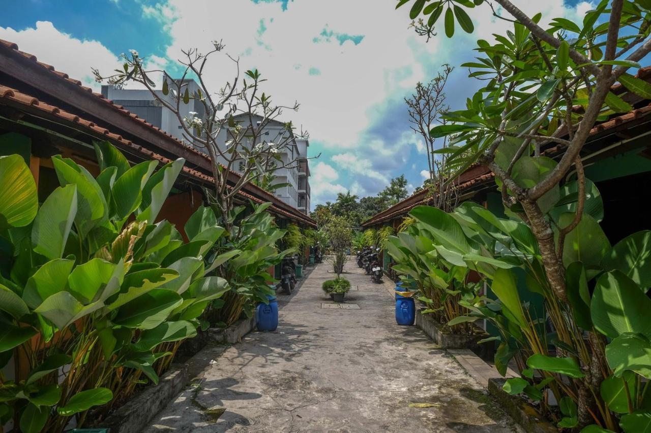 Reddoorz Near Lotte Mart Maguwoharjo Yogyakarta Ξενοδοχείο Εξωτερικό φωτογραφία