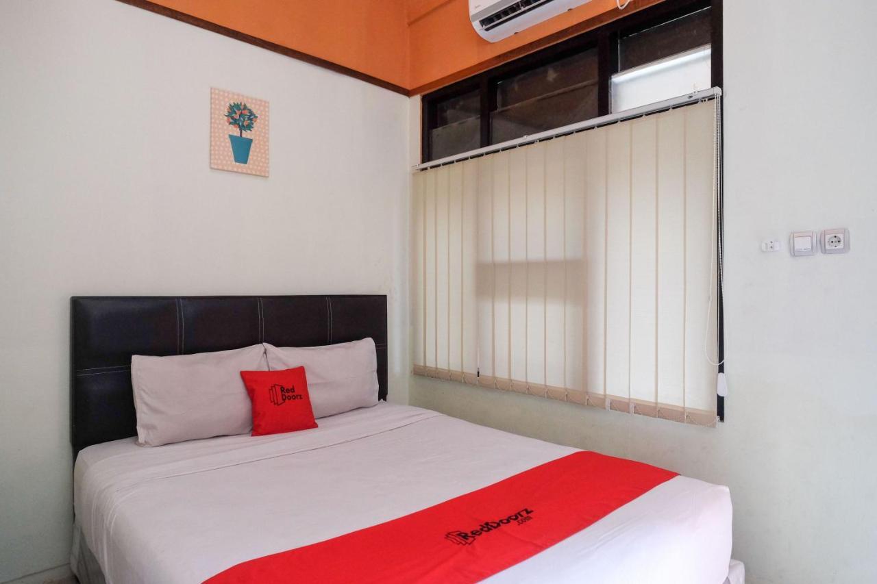 Reddoorz Near Lotte Mart Maguwoharjo Yogyakarta Ξενοδοχείο Εξωτερικό φωτογραφία