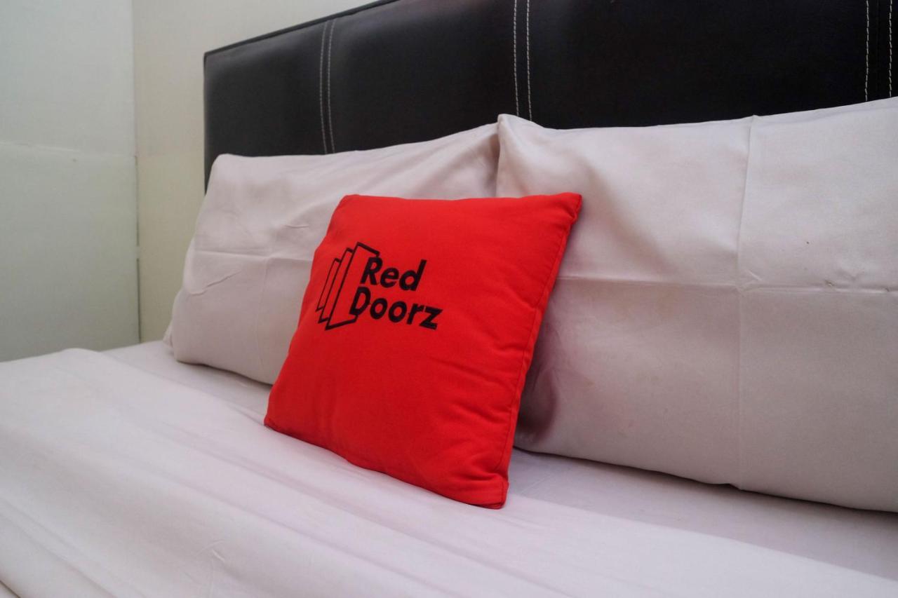Reddoorz Near Lotte Mart Maguwoharjo Yogyakarta Ξενοδοχείο Εξωτερικό φωτογραφία