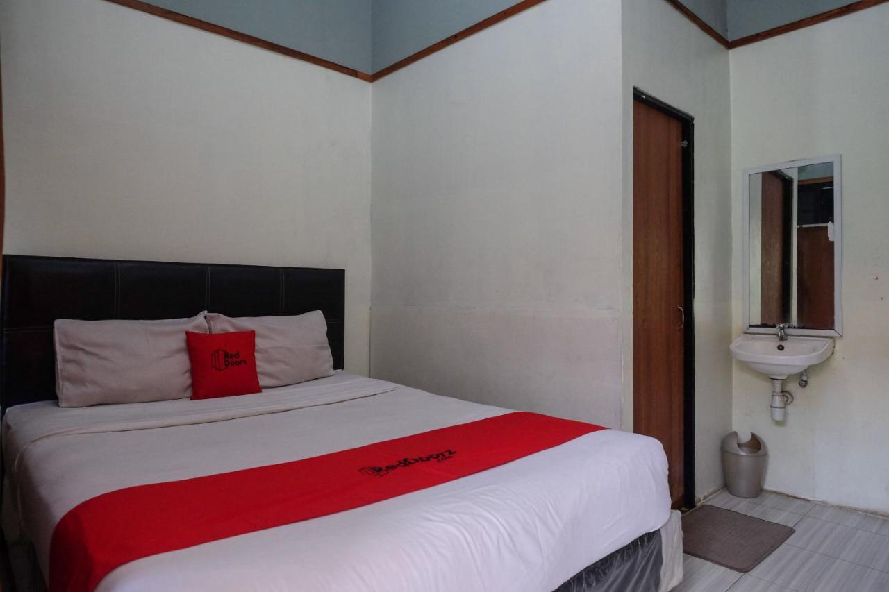 Reddoorz Near Lotte Mart Maguwoharjo Yogyakarta Ξενοδοχείο Εξωτερικό φωτογραφία