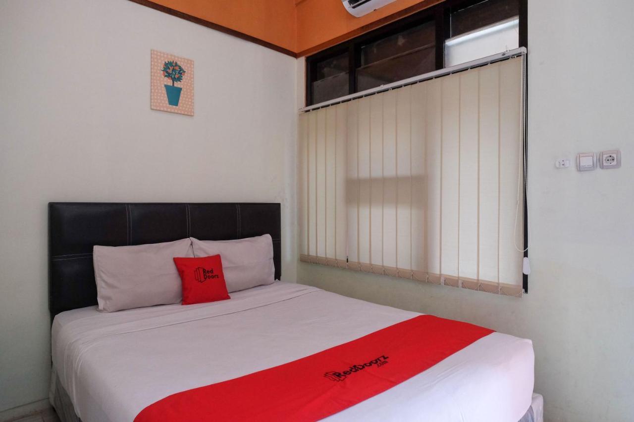 Reddoorz Near Lotte Mart Maguwoharjo Yogyakarta Ξενοδοχείο Εξωτερικό φωτογραφία