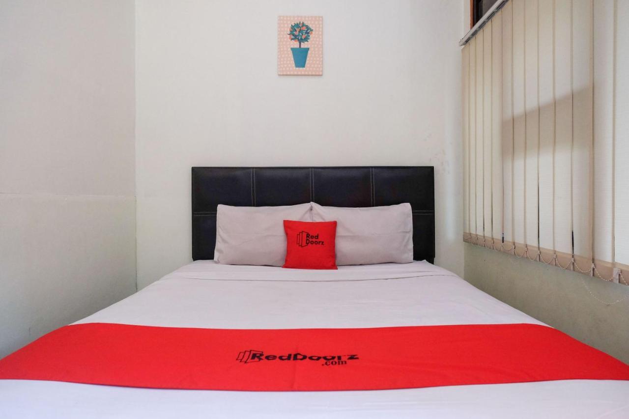 Reddoorz Near Lotte Mart Maguwoharjo Yogyakarta Ξενοδοχείο Εξωτερικό φωτογραφία