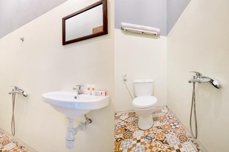 Reddoorz Near Lotte Mart Maguwoharjo Yogyakarta Ξενοδοχείο Εξωτερικό φωτογραφία